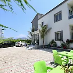 Shehu Otel